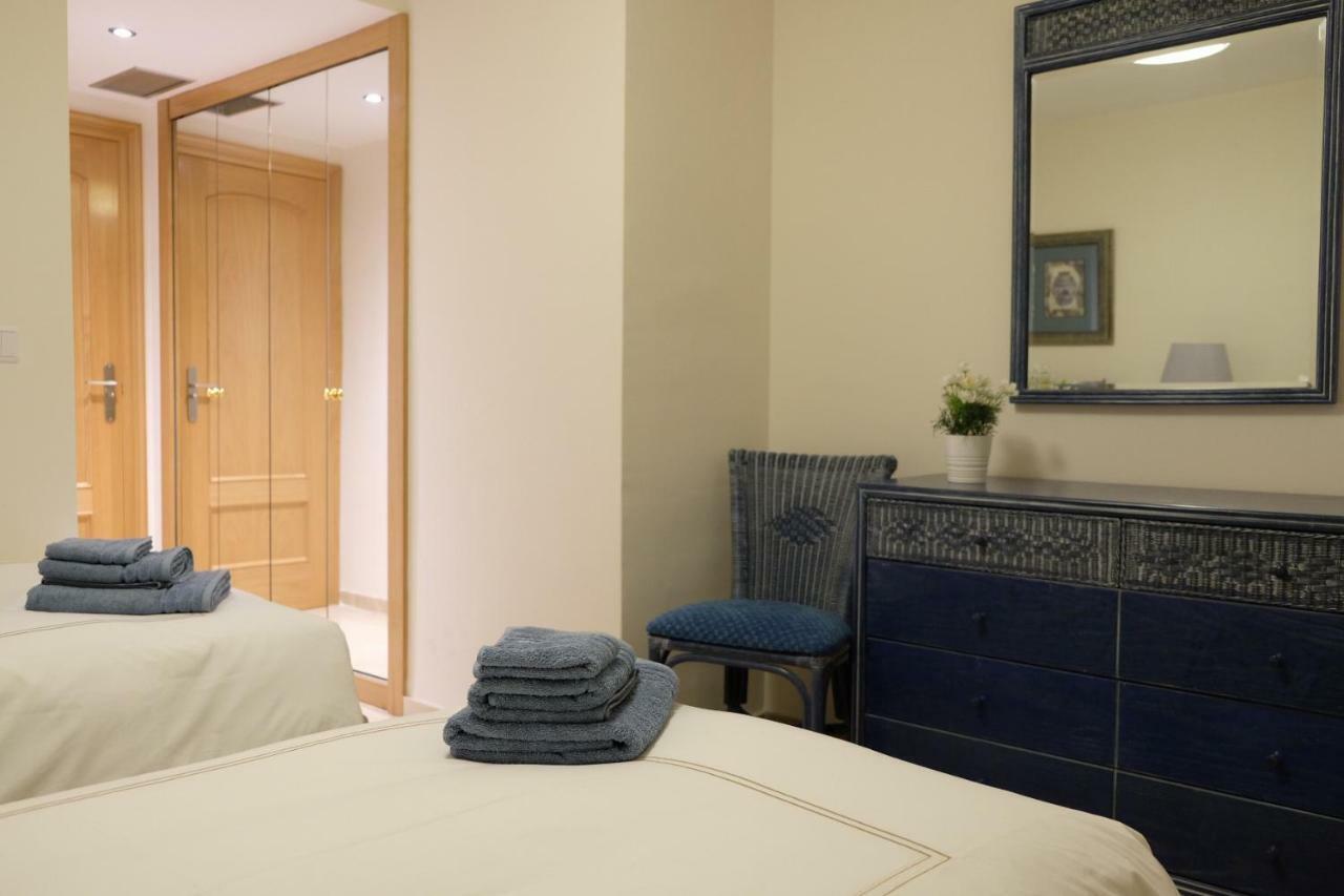 Luxury Modern With Terrace, Pool And Garage! Appartement *